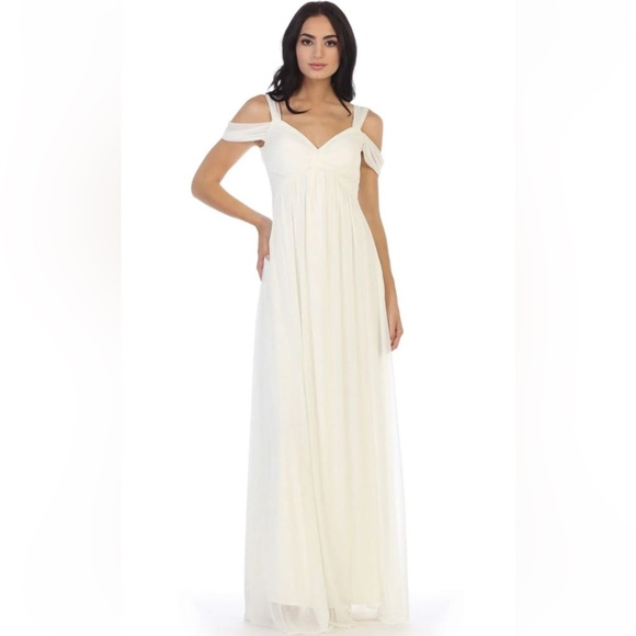 Stunning Off-White Flowy Maxi Dress - Picture 1 of 3